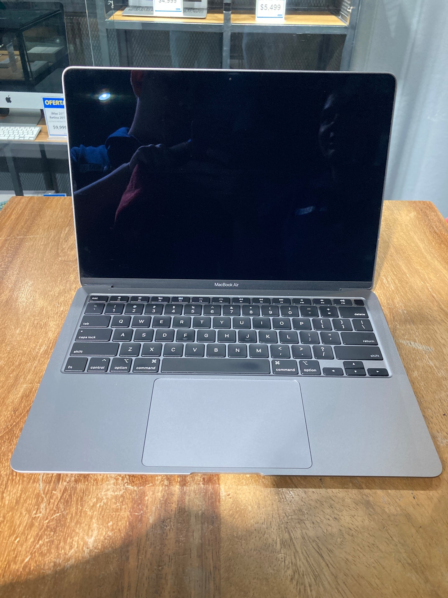 MacBook Air 13" 2020 (Producto Unico)