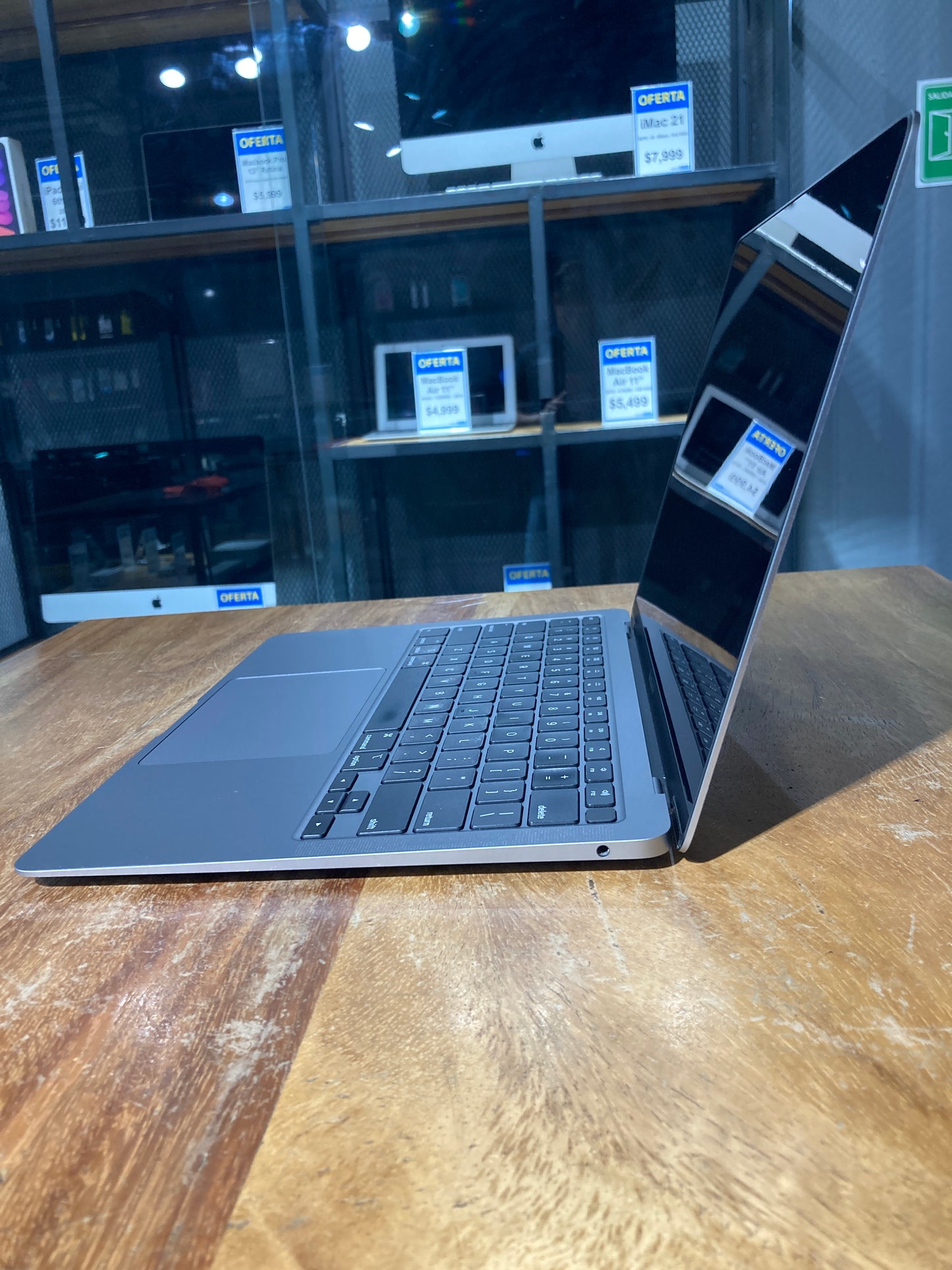 MacBook Air 13" 2020 (Producto Unico)