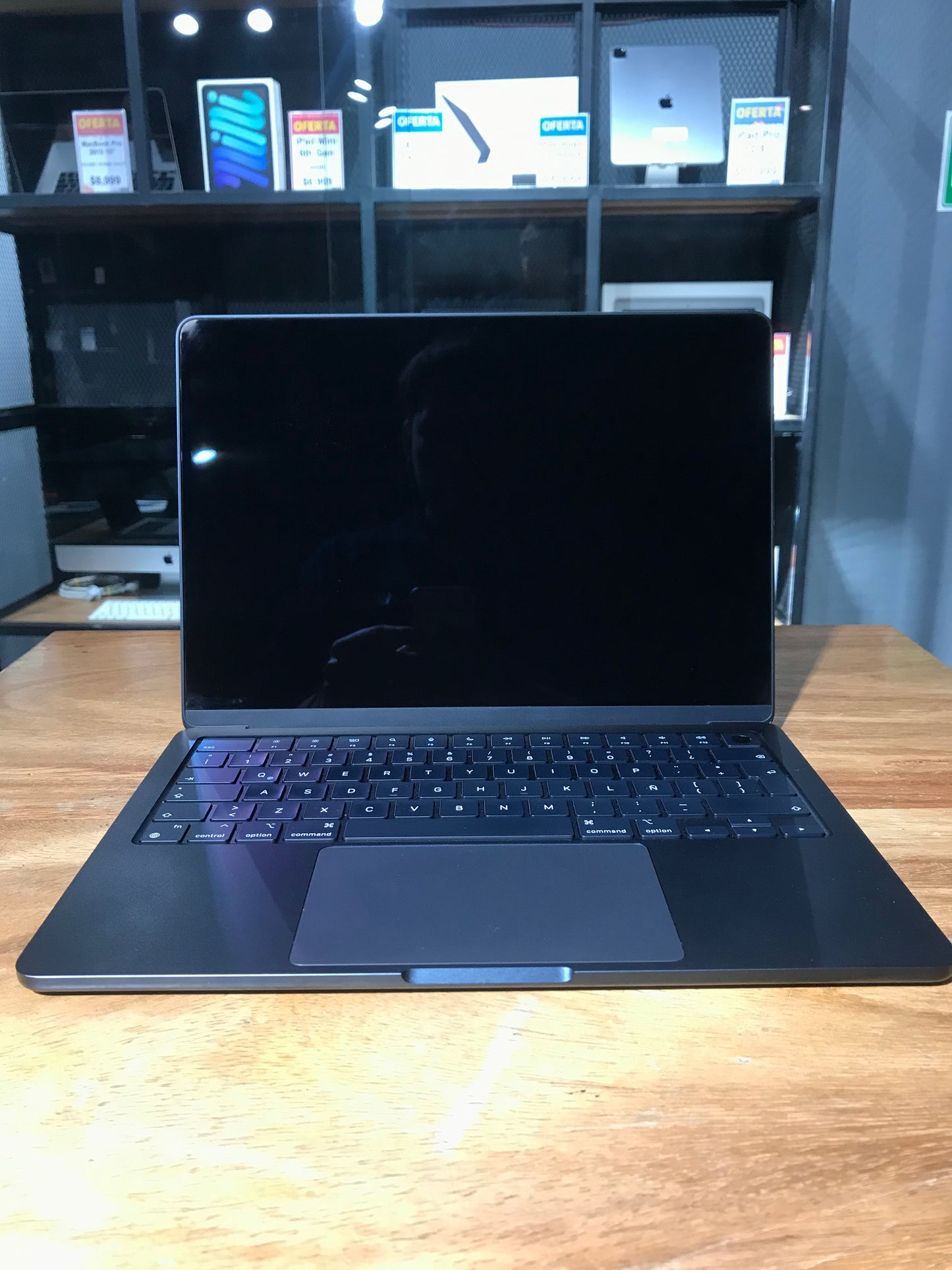 MacBook Air 13" 2022 M2 (Producto Unico)