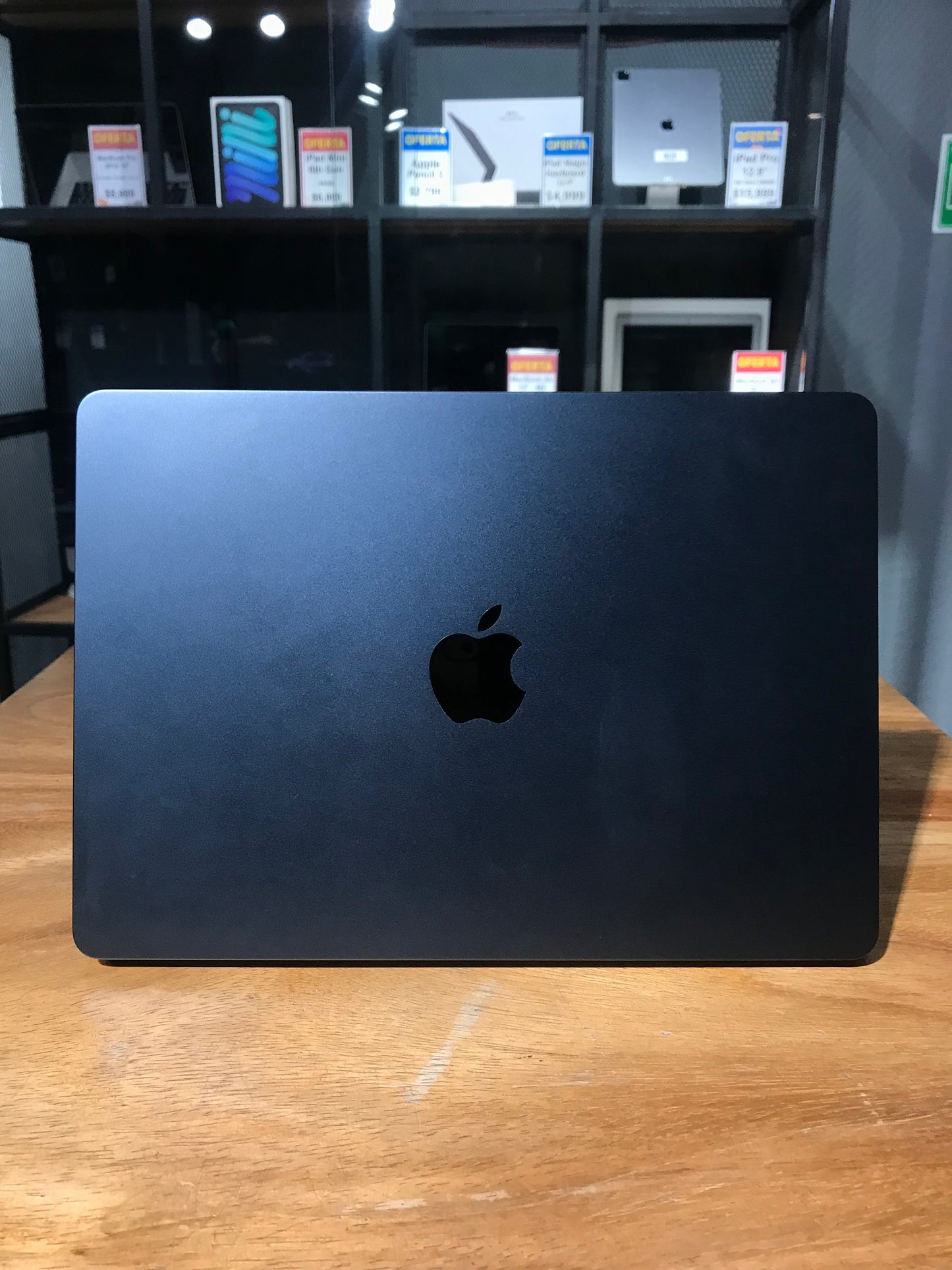 MacBook Air 13" 2022 M2 (Producto Unico)