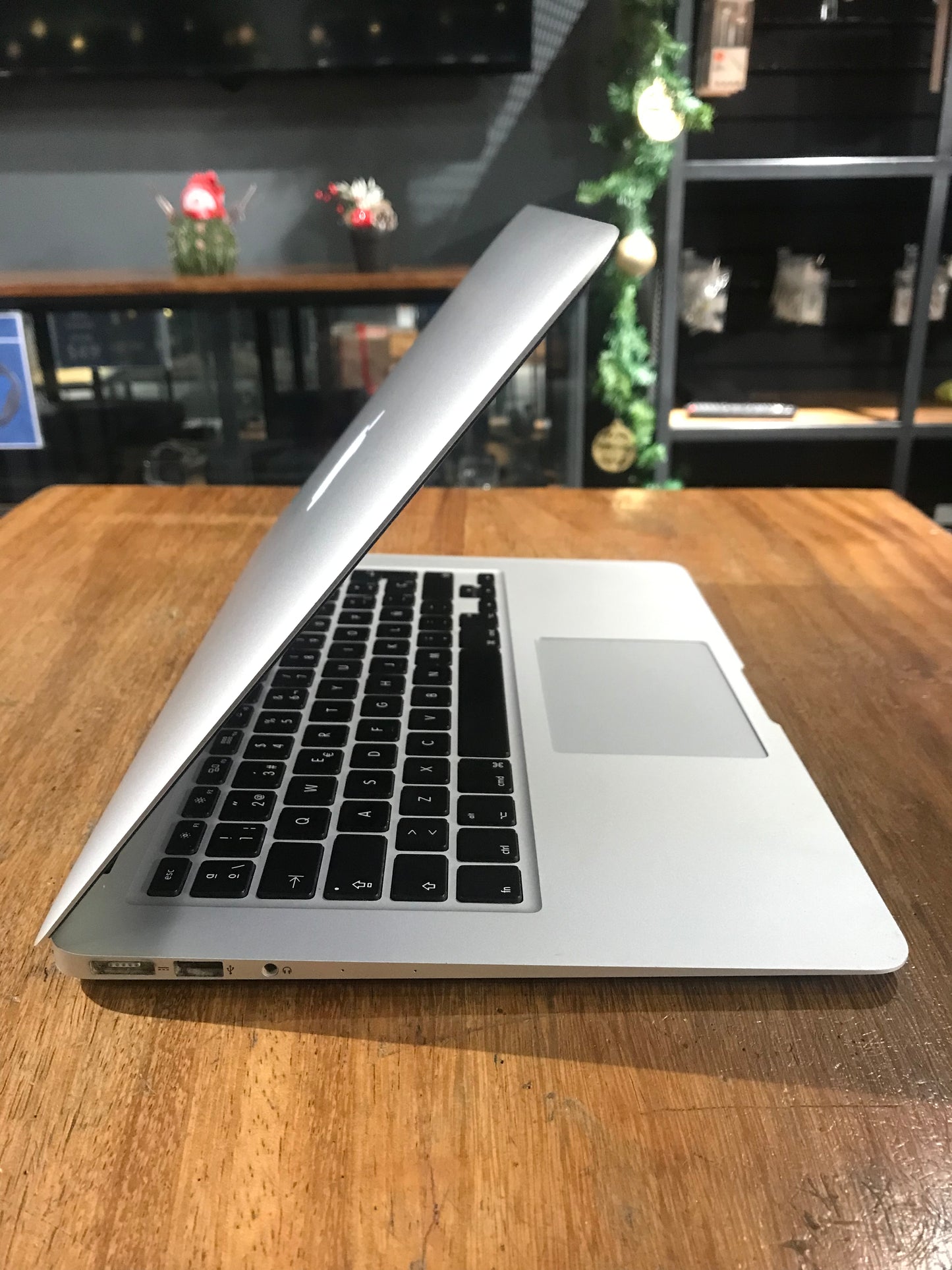 MacBook Air 13" 2017 128GB SSD (Producto Unico)