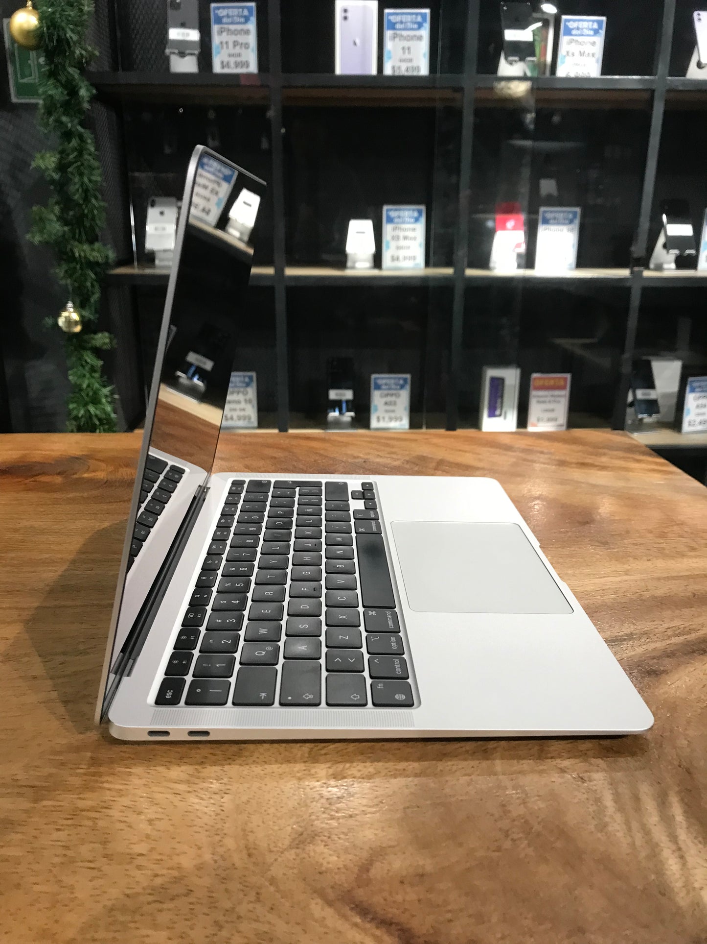 MacBook Air 13" 2020 M1 (Producto Unico)