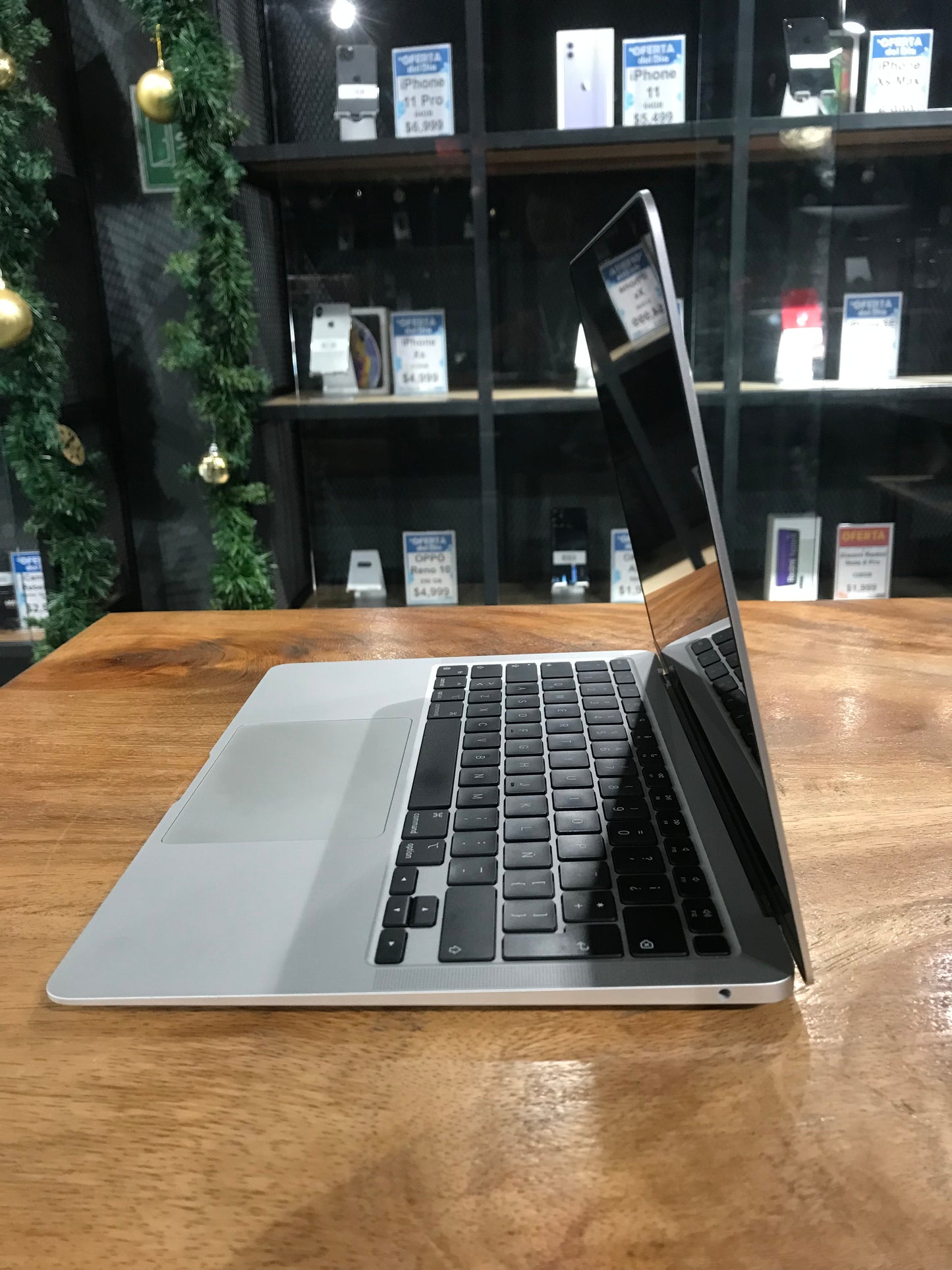 MacBook Air 13" 2020 M1 (Producto Unico)