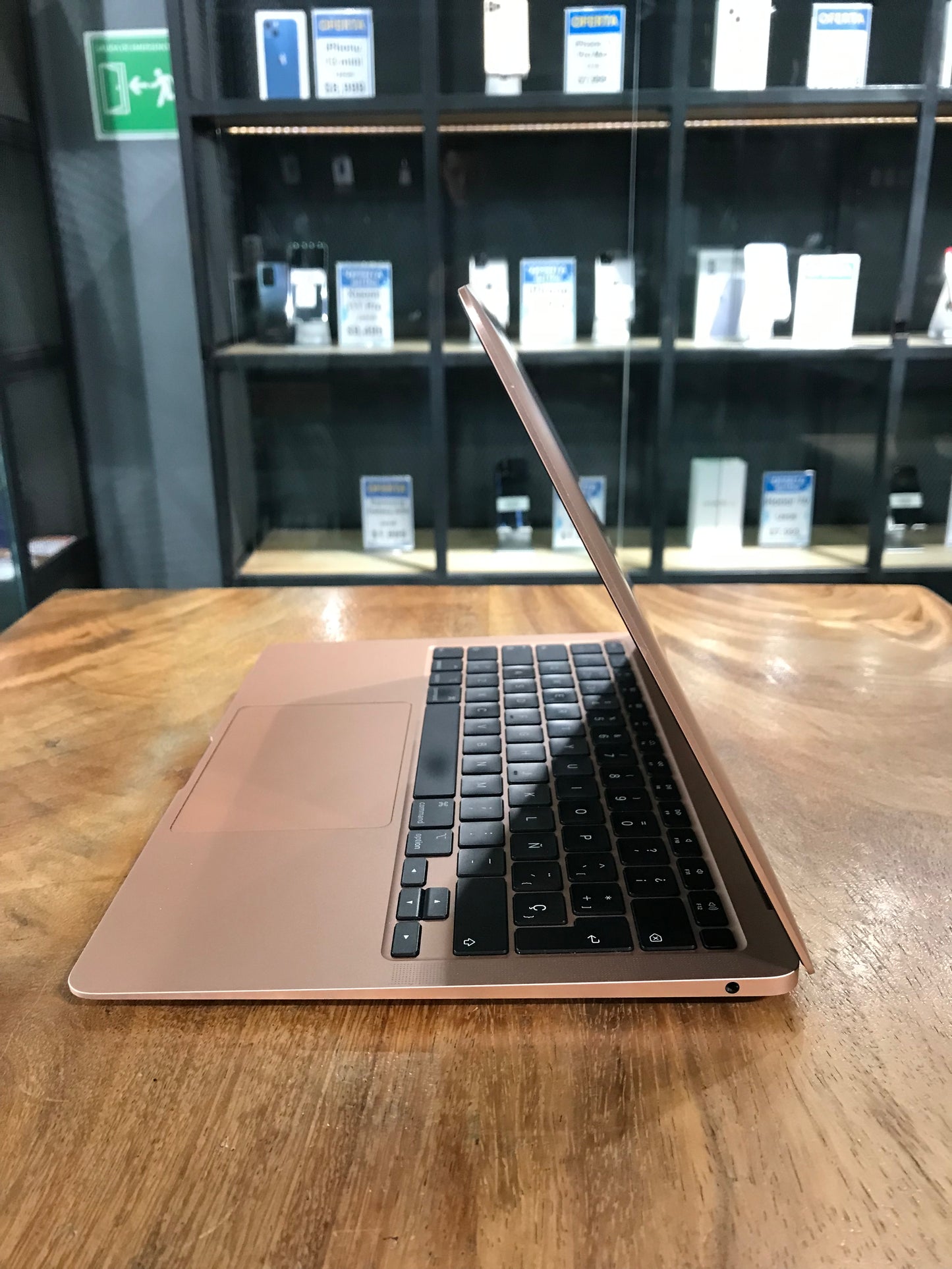 MacBook Air 13" 2020 (Producto Unico)