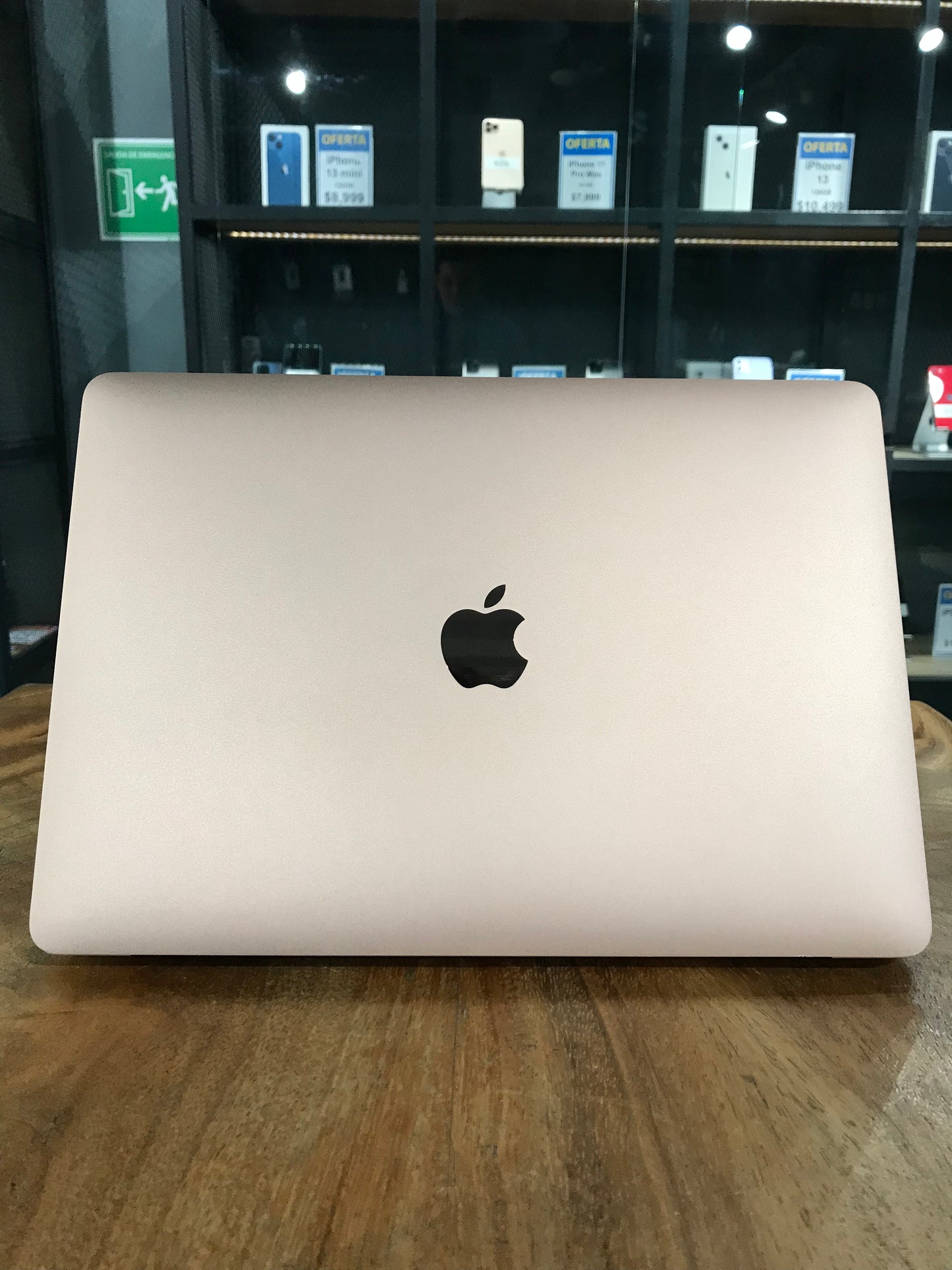 MacBook Air 13" 2020 (Producto Unico)