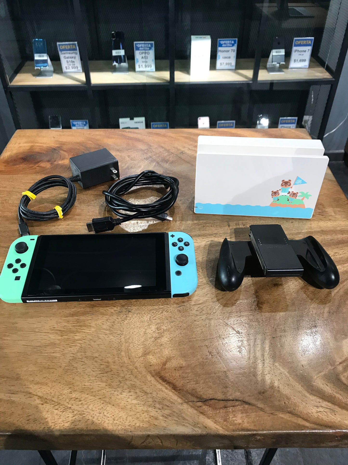 Nintendo Switch 1.1 Animal Crossing Edition (Producto Unico)