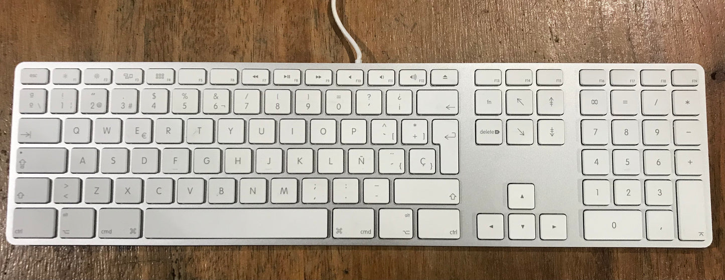 Wired Keyboard (Producto único)