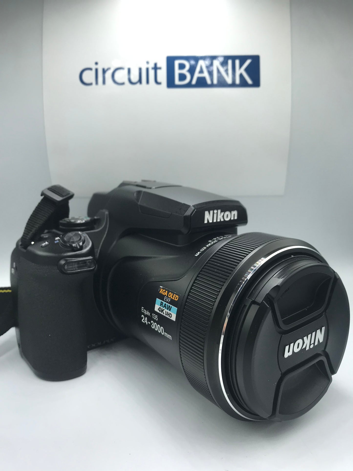 Nikon Coolpix P1000 (Producto Unico)