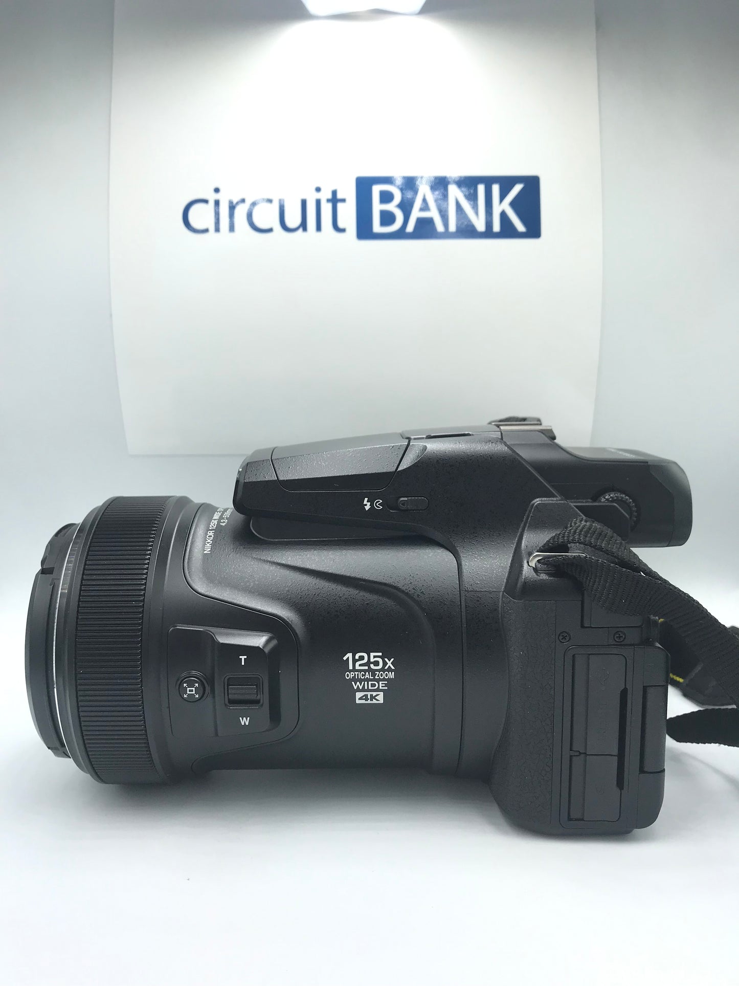 Nikon Coolpix P1000 (Producto Unico)