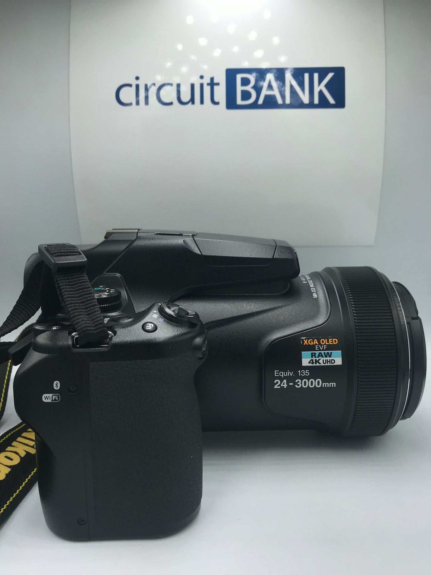 Nikon Coolpix P1000 (Producto Unico)