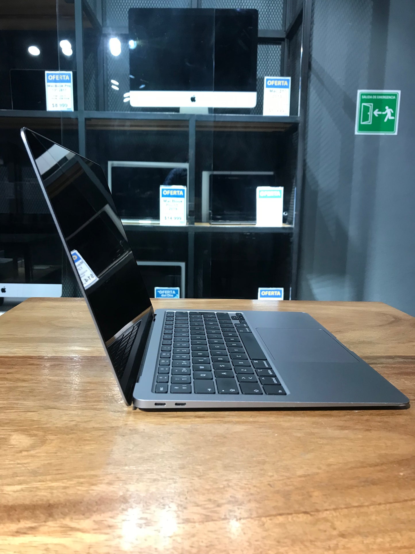MacBook Air 13" 2020 (Producto Unico)