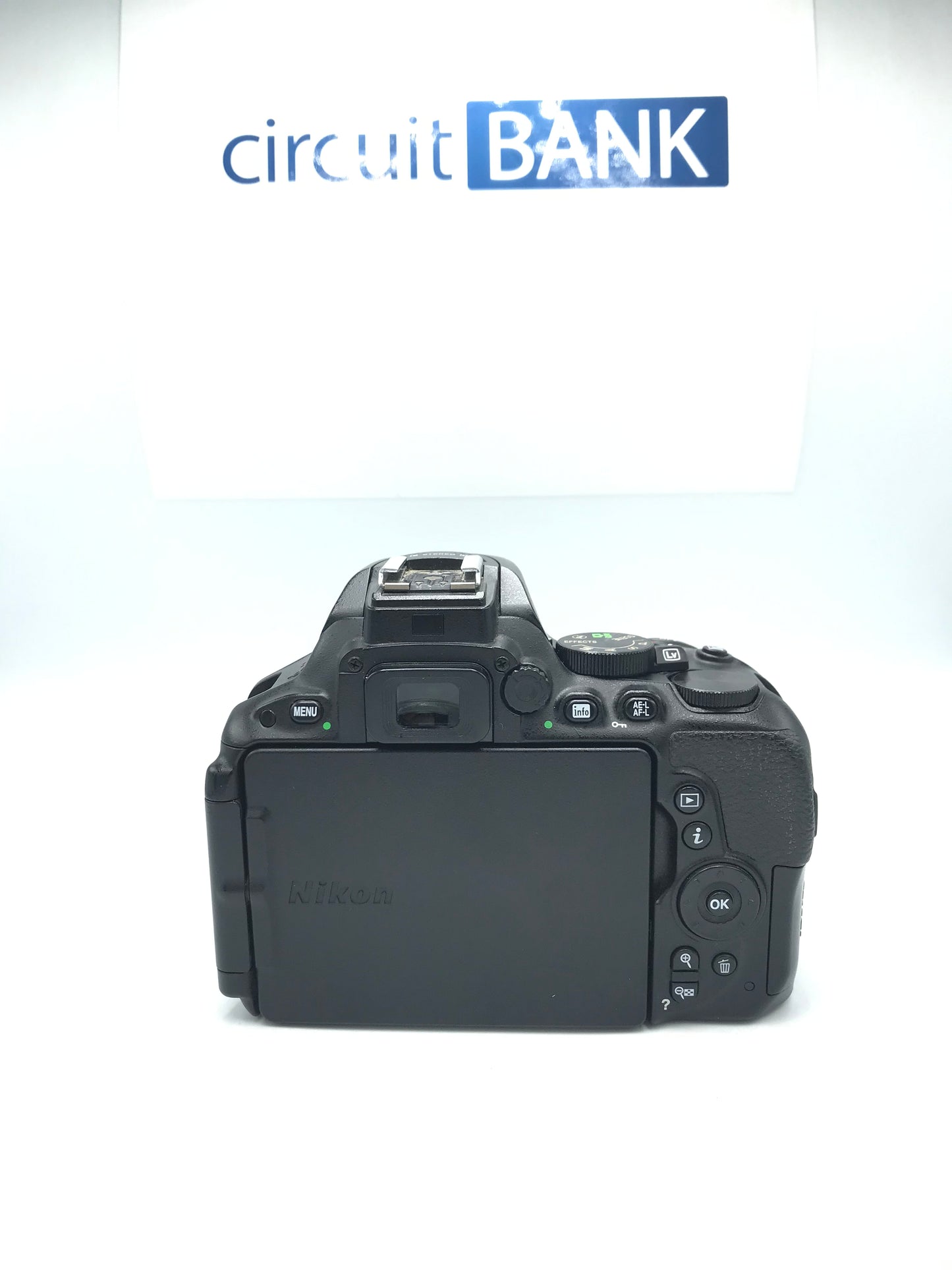 Cámara Nikon D5500 (Producto Unico)