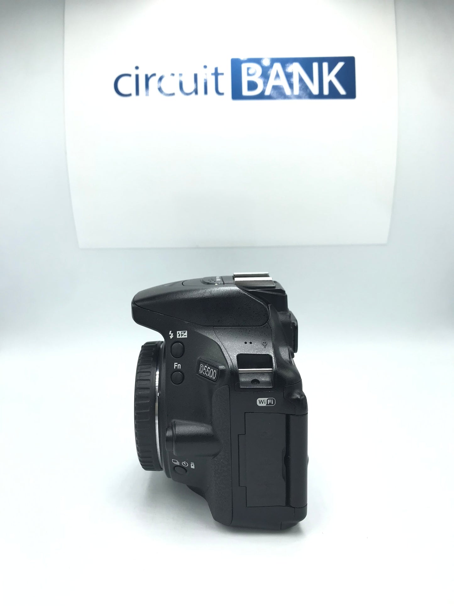 Cámara Nikon D5500 (Producto Unico)