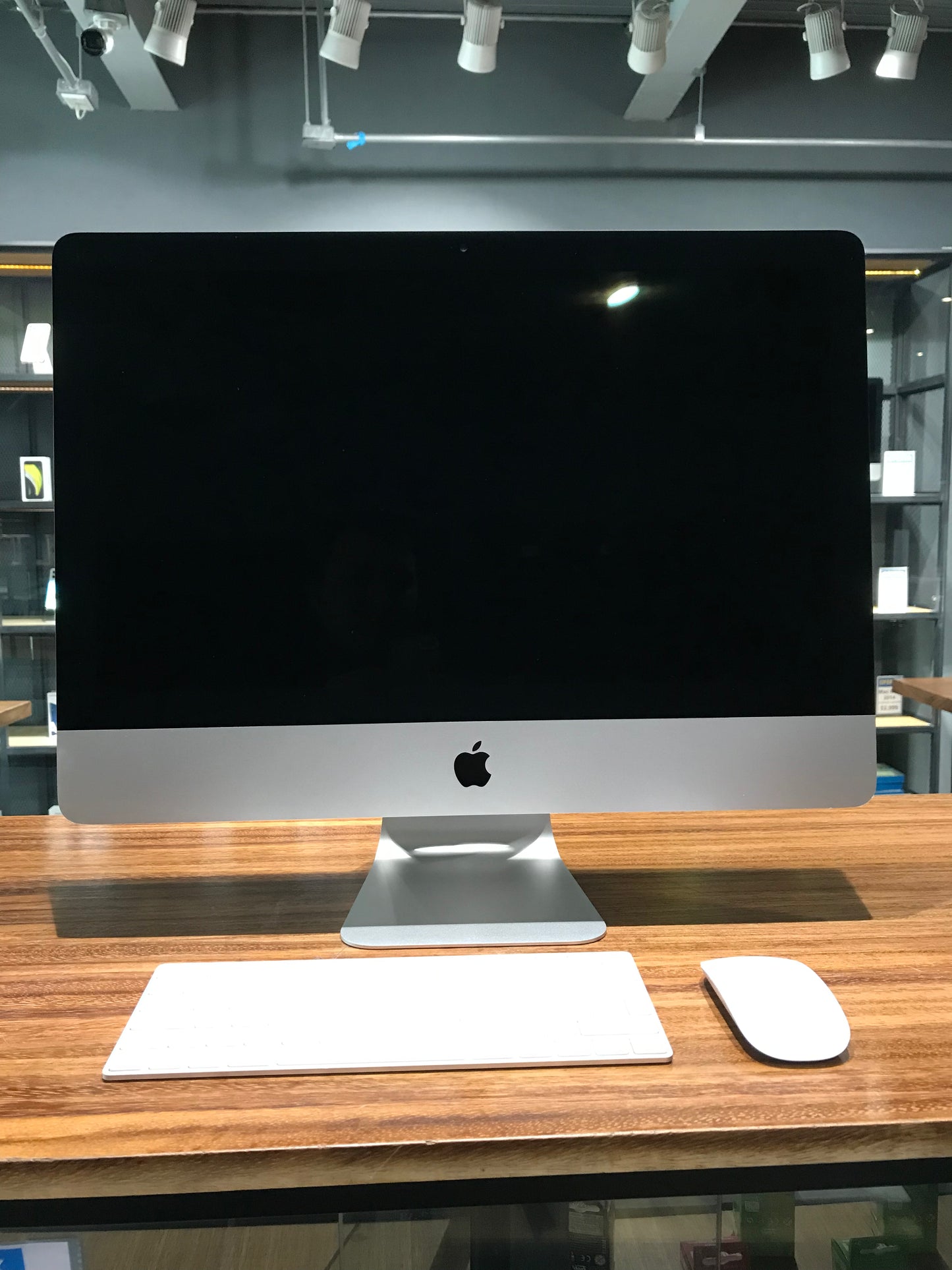 iMac 21.5" Retina 4k 2017 (Producto Unico)