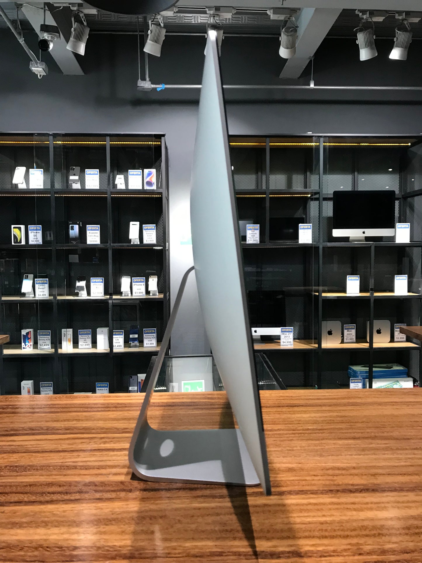 iMac 21.5" Retina 4k 2017 (Producto Unico)