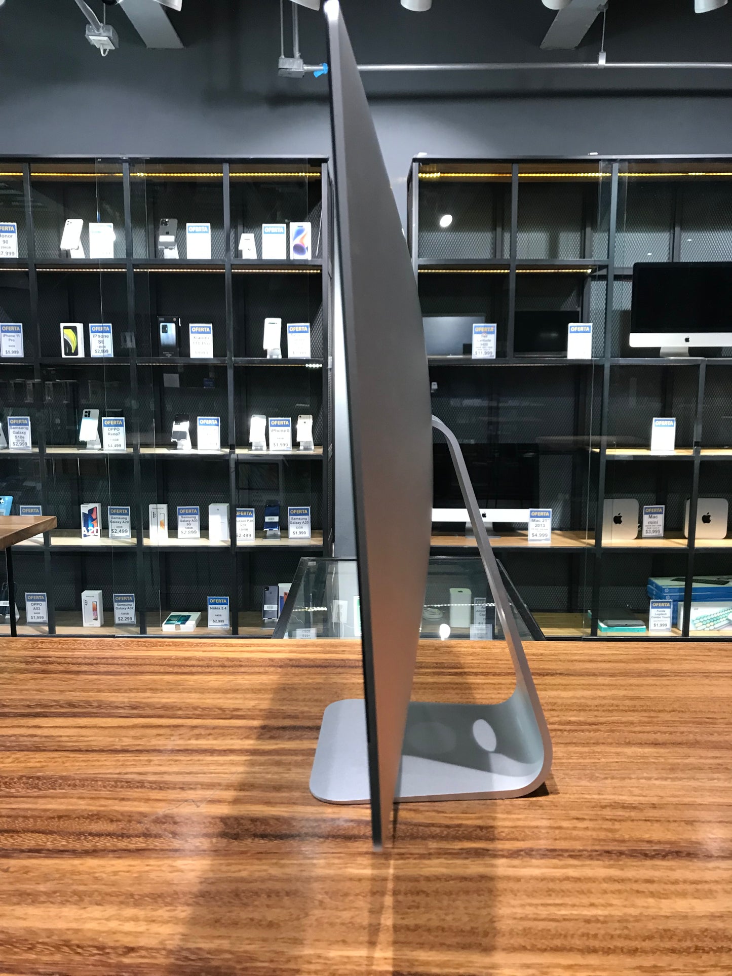 iMac 21.5" Retina 4k 2017 (Producto Unico)