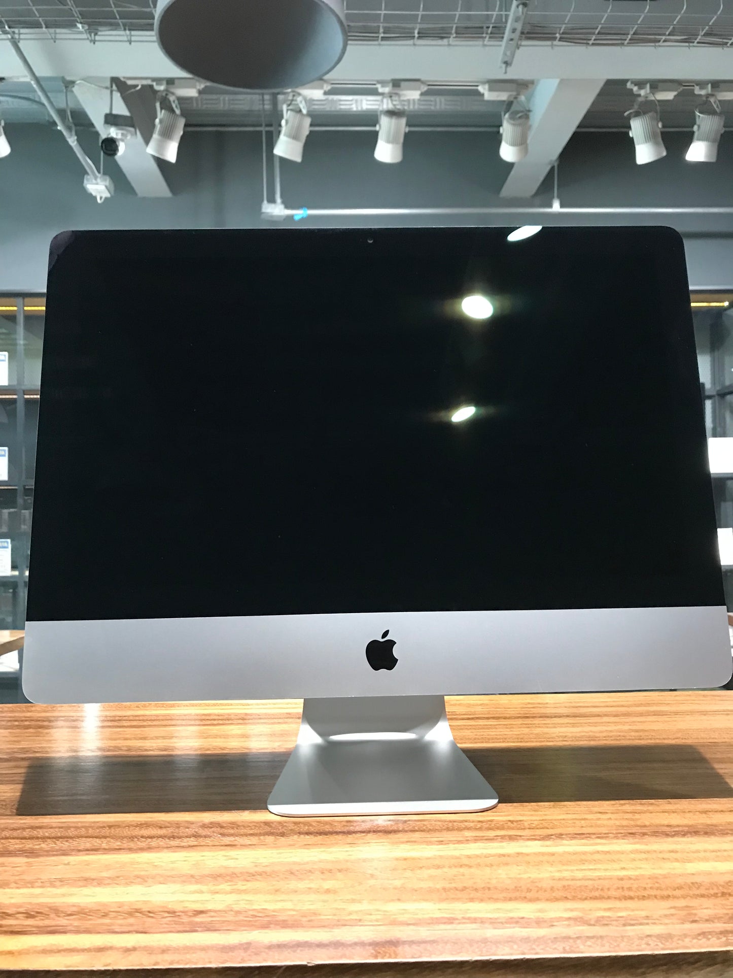 iMac 21.5" Retina 4k 2017 (Producto Unico)