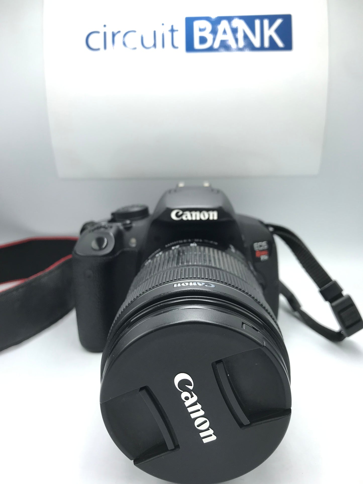 Canon EOS Rebel T5i + Lente EF-S 18-135mm (Producto Unico)