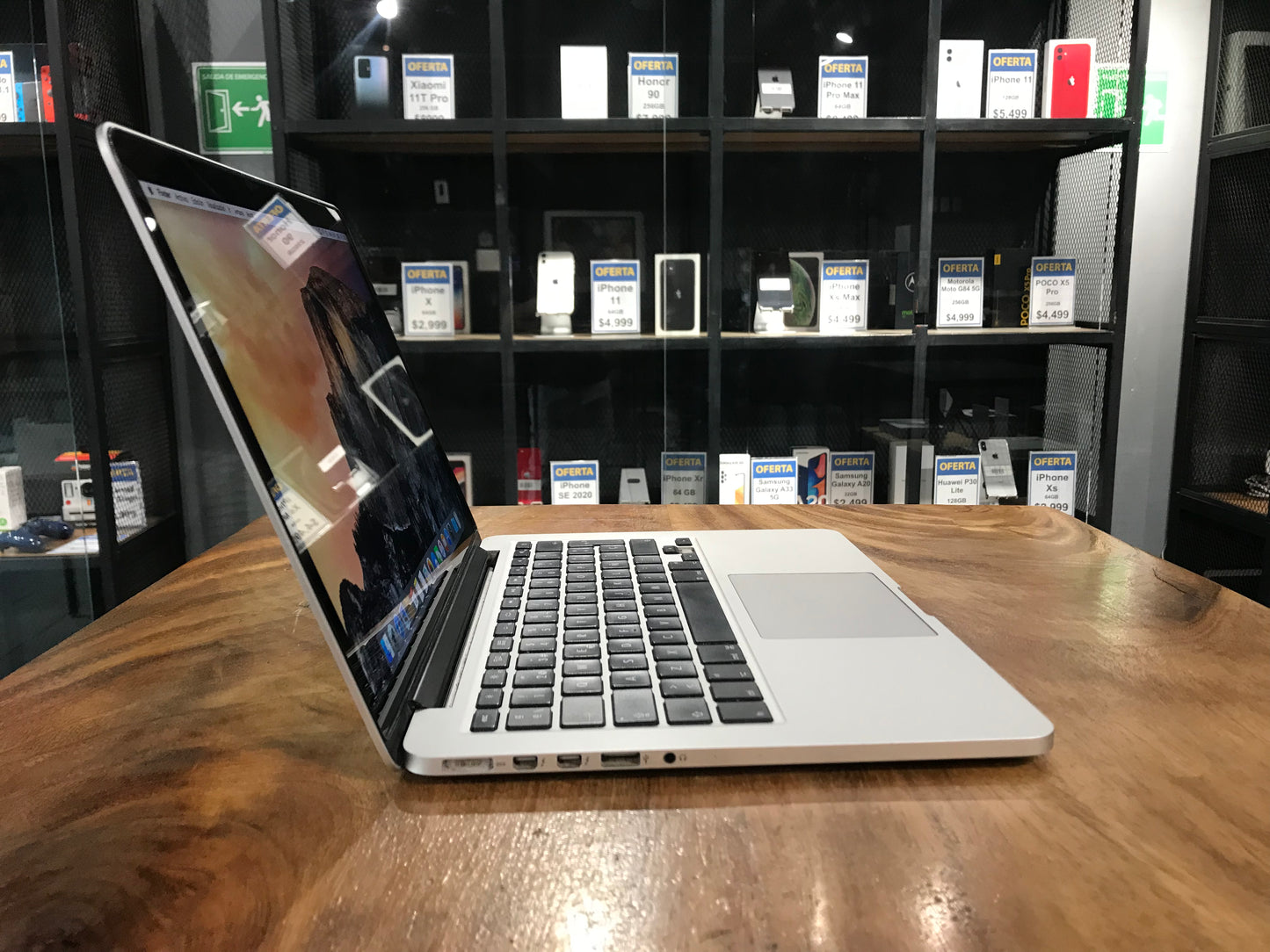 Mac Book Pro 2015 (Retina ) 13'' 8GB RAM 128GB (Producto Unico)