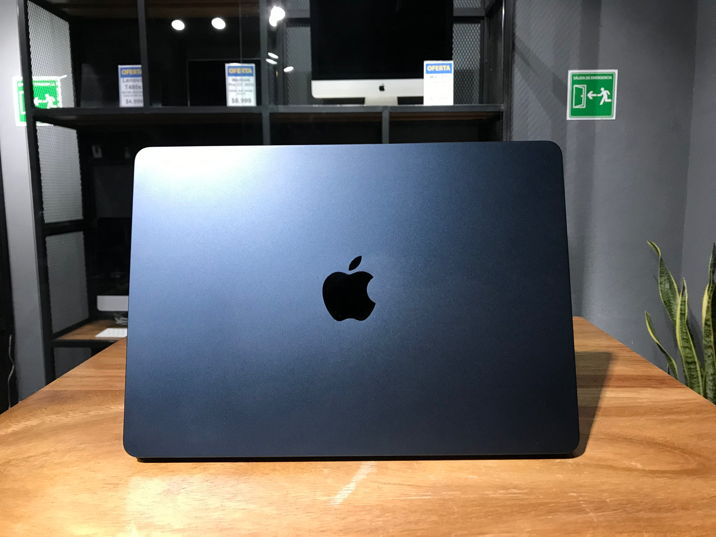MacBook Air M2 2022 (Producto Unico)