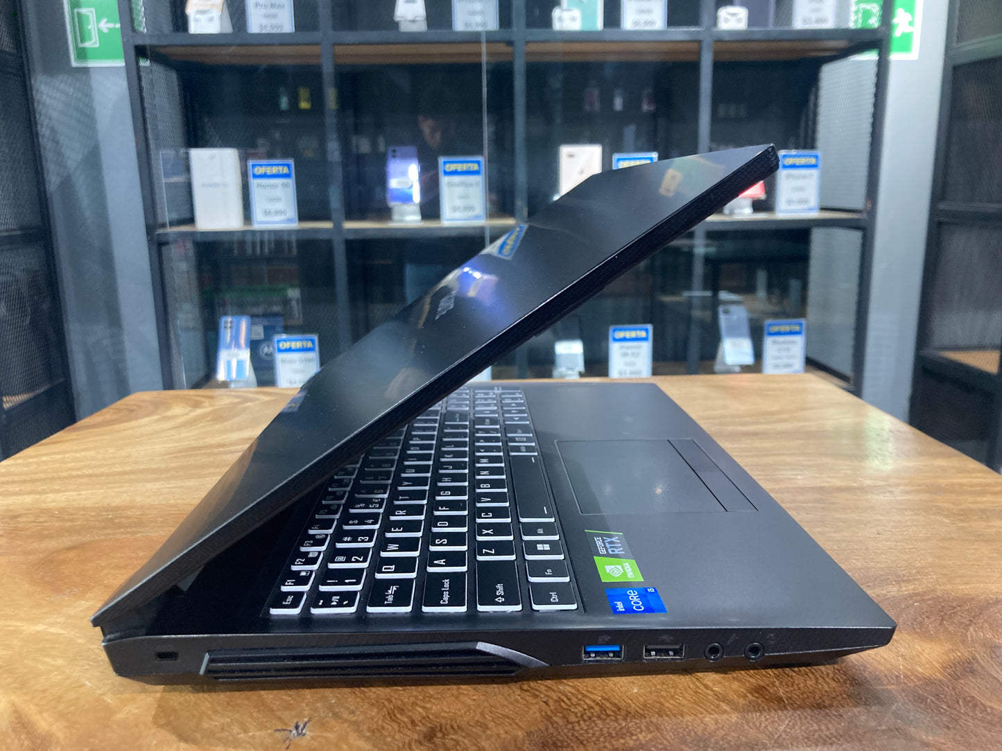 Laptop Gamer Gigabyte G5 KD (Producto Único)