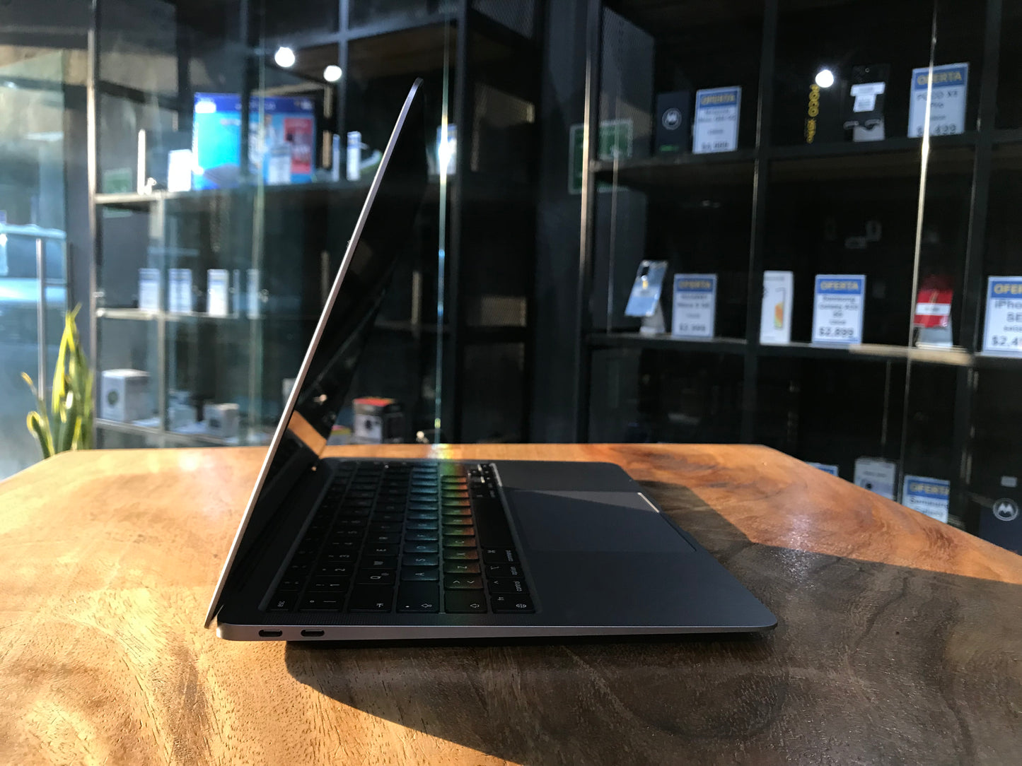 MacBook Air 13 - M1 - (A2327)