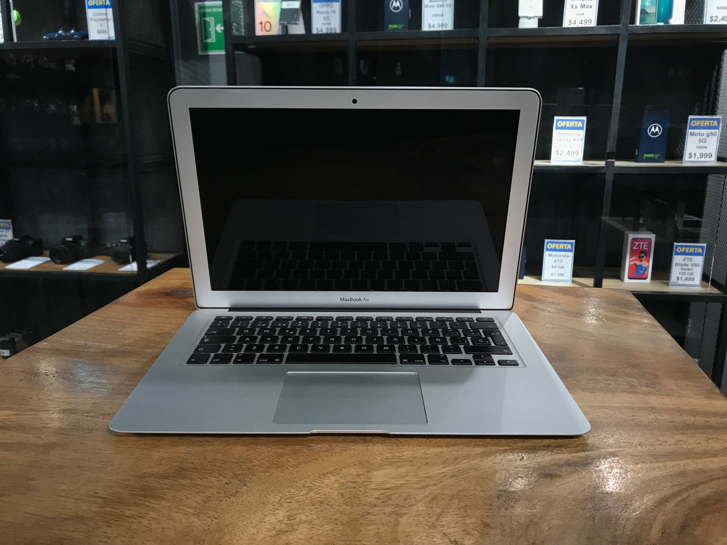 MacBook Air 13" 2017 8GB RAM/ 256Gb A1466 (Producto Unico)