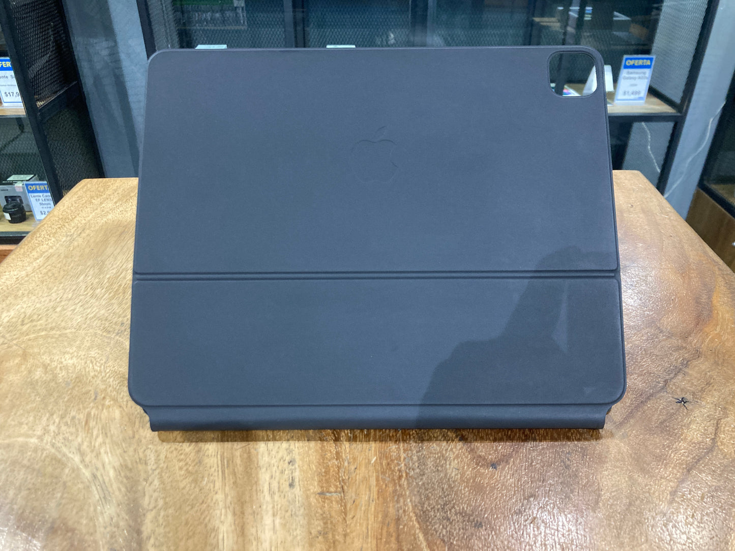 Apple Magic Keyboard  12.9" (Producto Único)