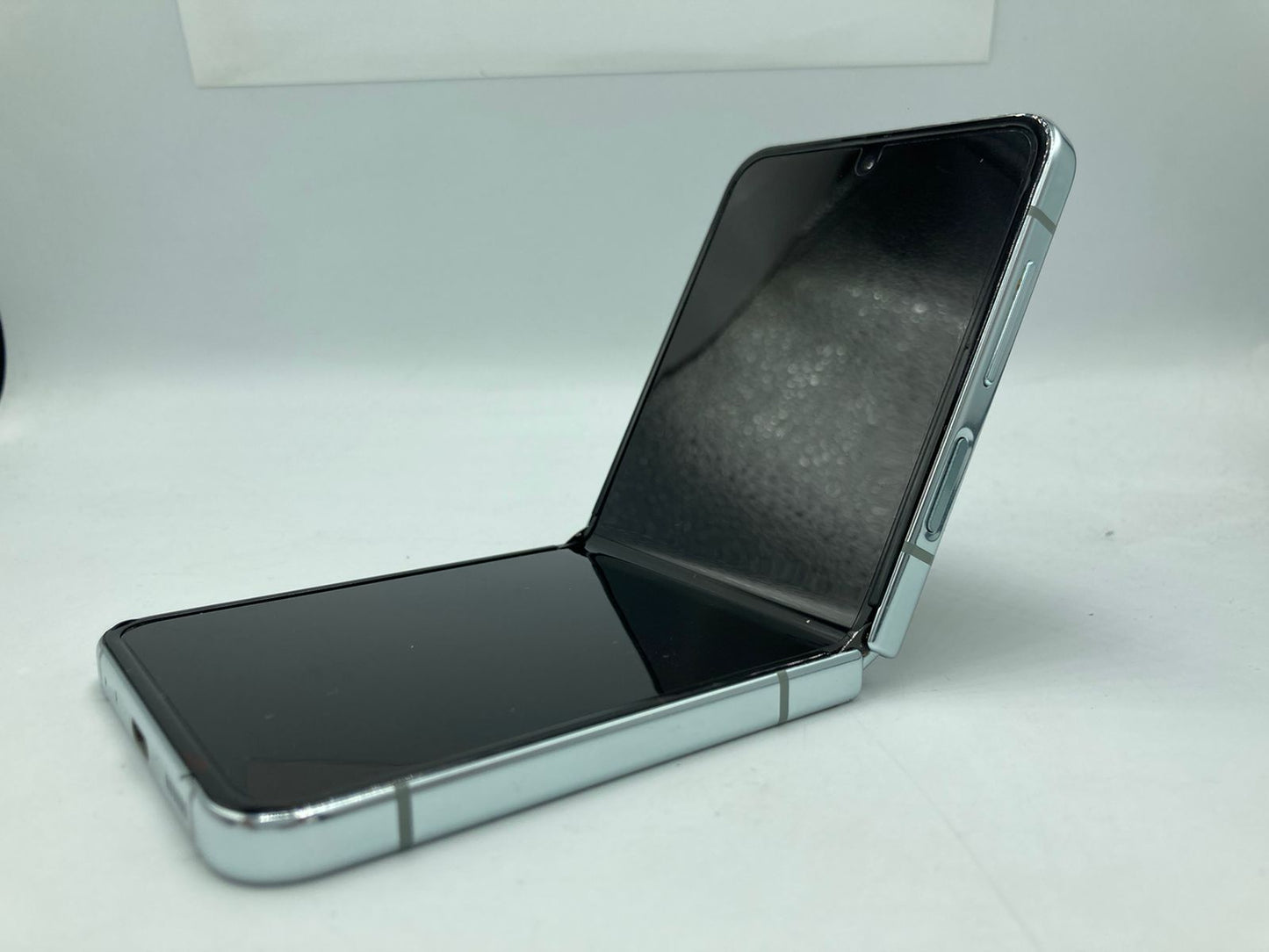 Samsung Galaxy Z Flip 5 256GB (Producto Unico)