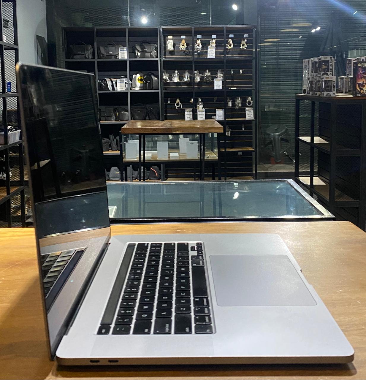 MacBook Pro 2019 16" 512GB / 16GB RAM Touch Bar