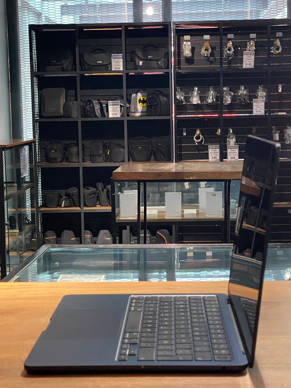 MacBook Air 13" M2 256GB