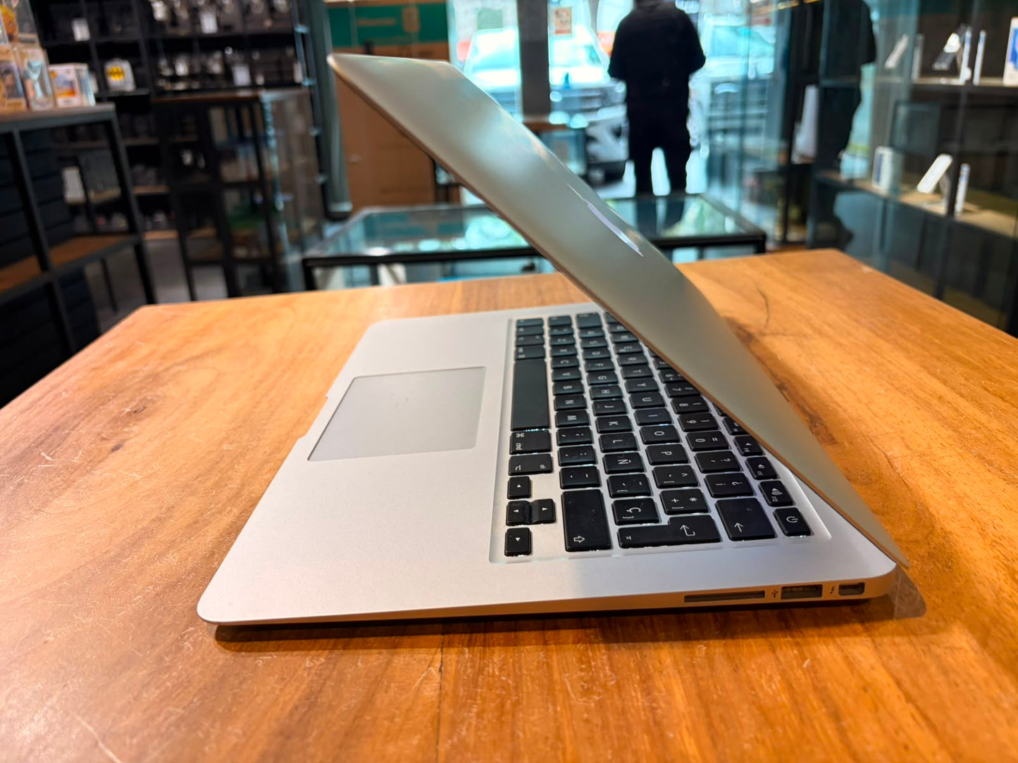 Apple Macbook Air "13" (2016)
