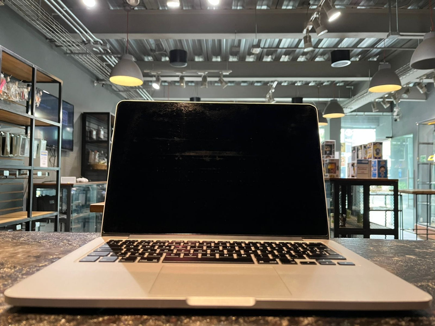 Apple MacBook Pro 13" /256GB SSD /8GB RAM (2014)