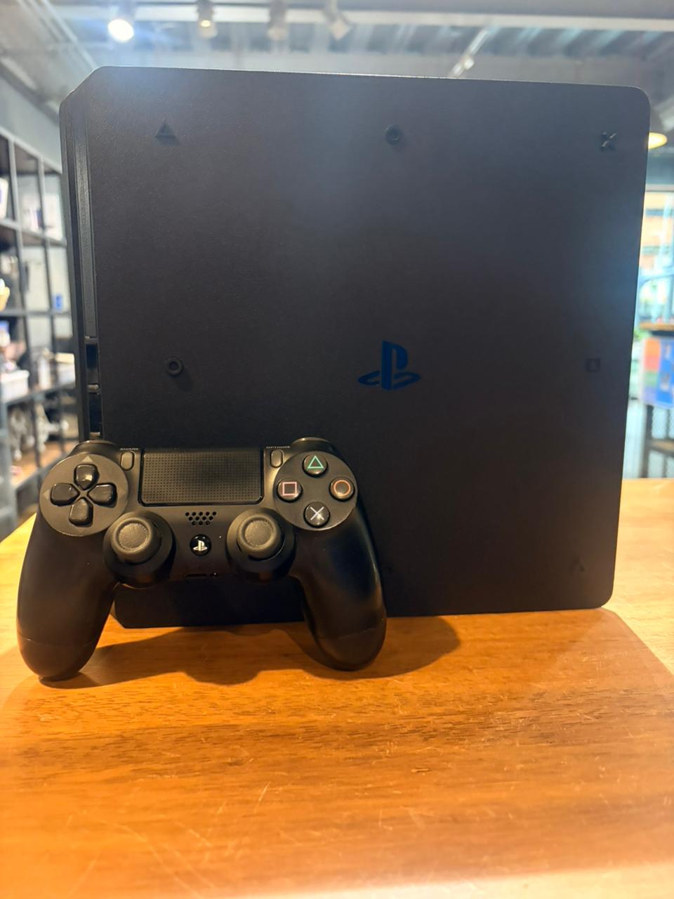 PS4 Slim 1 TB