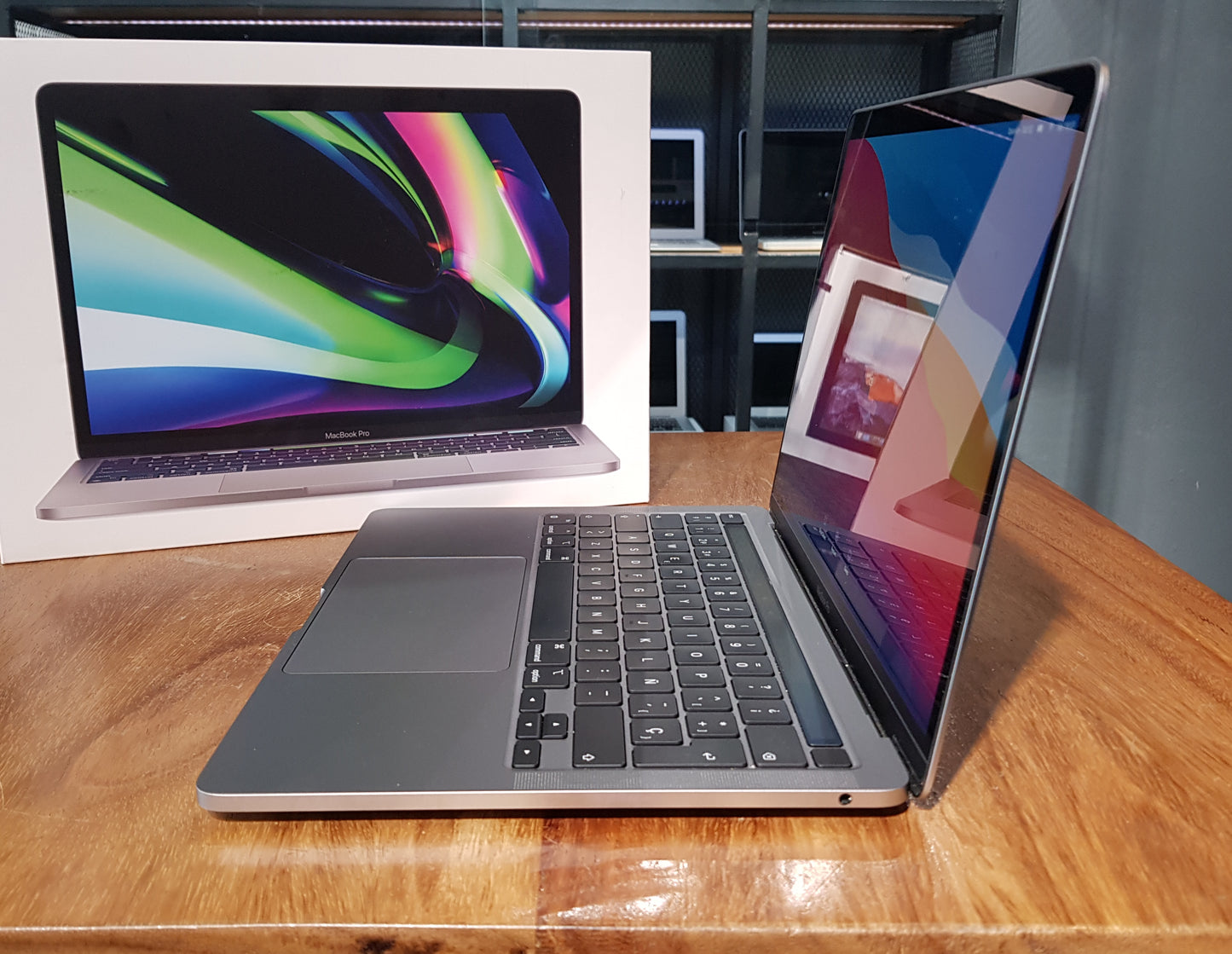 MacBook Pro 13" (A2338) (Producto Único)