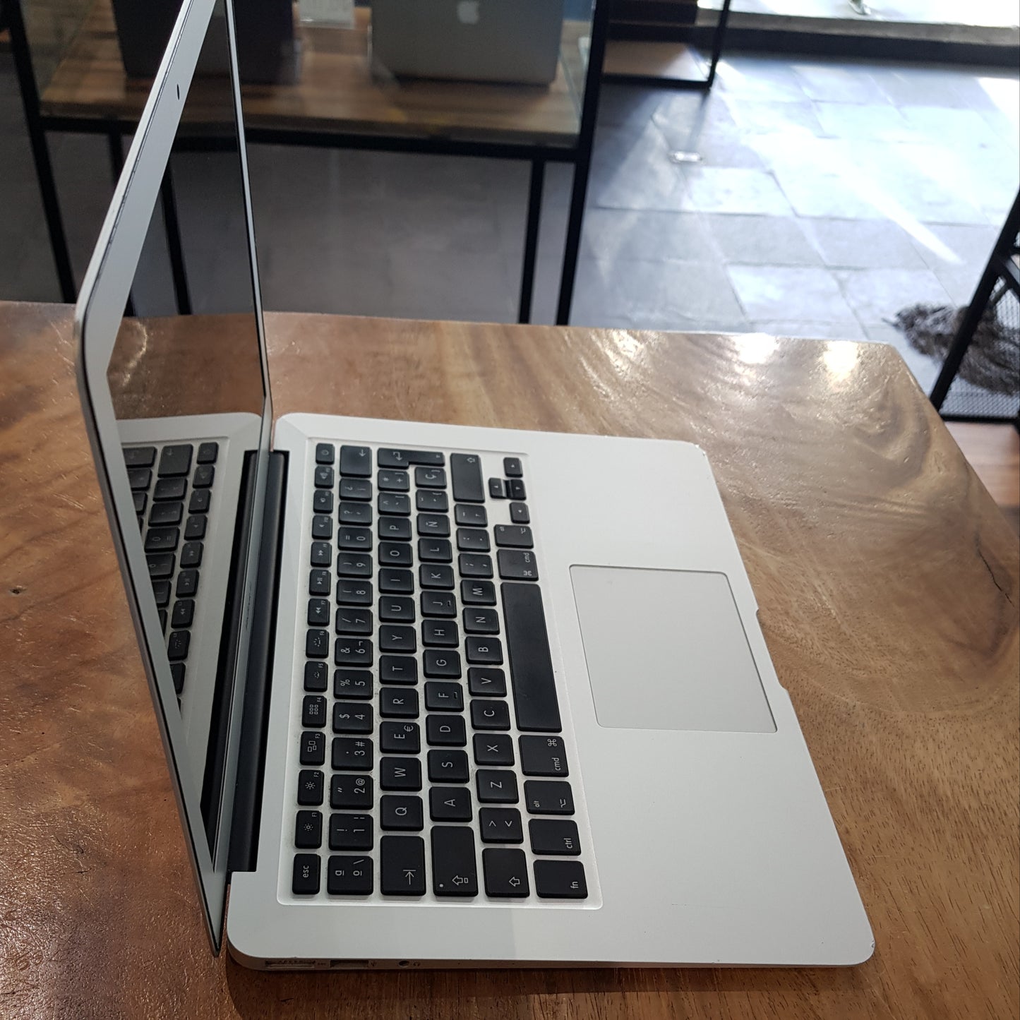Macbook Air 13" 2015 (Producto Único)