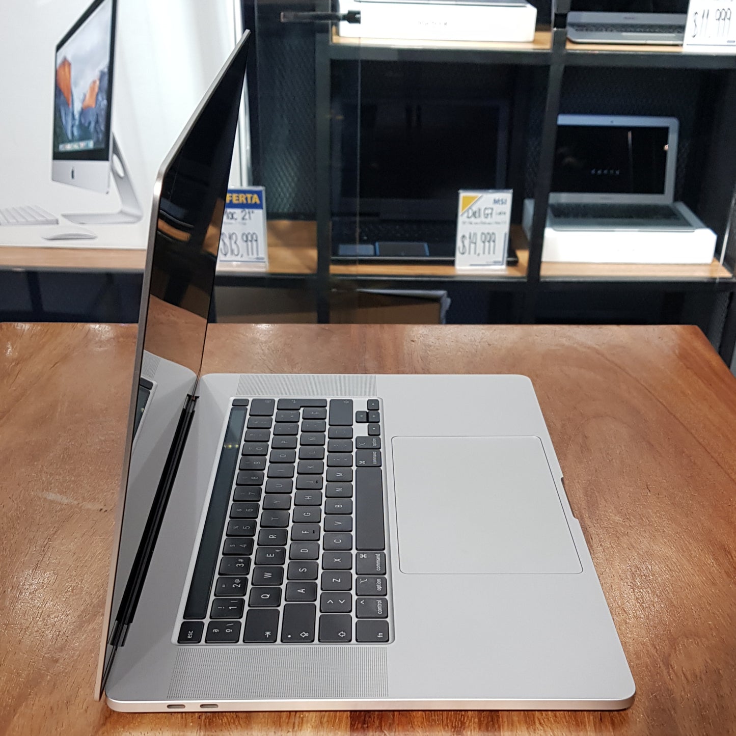 Macbook Pro Retina 16" (Producto Único)