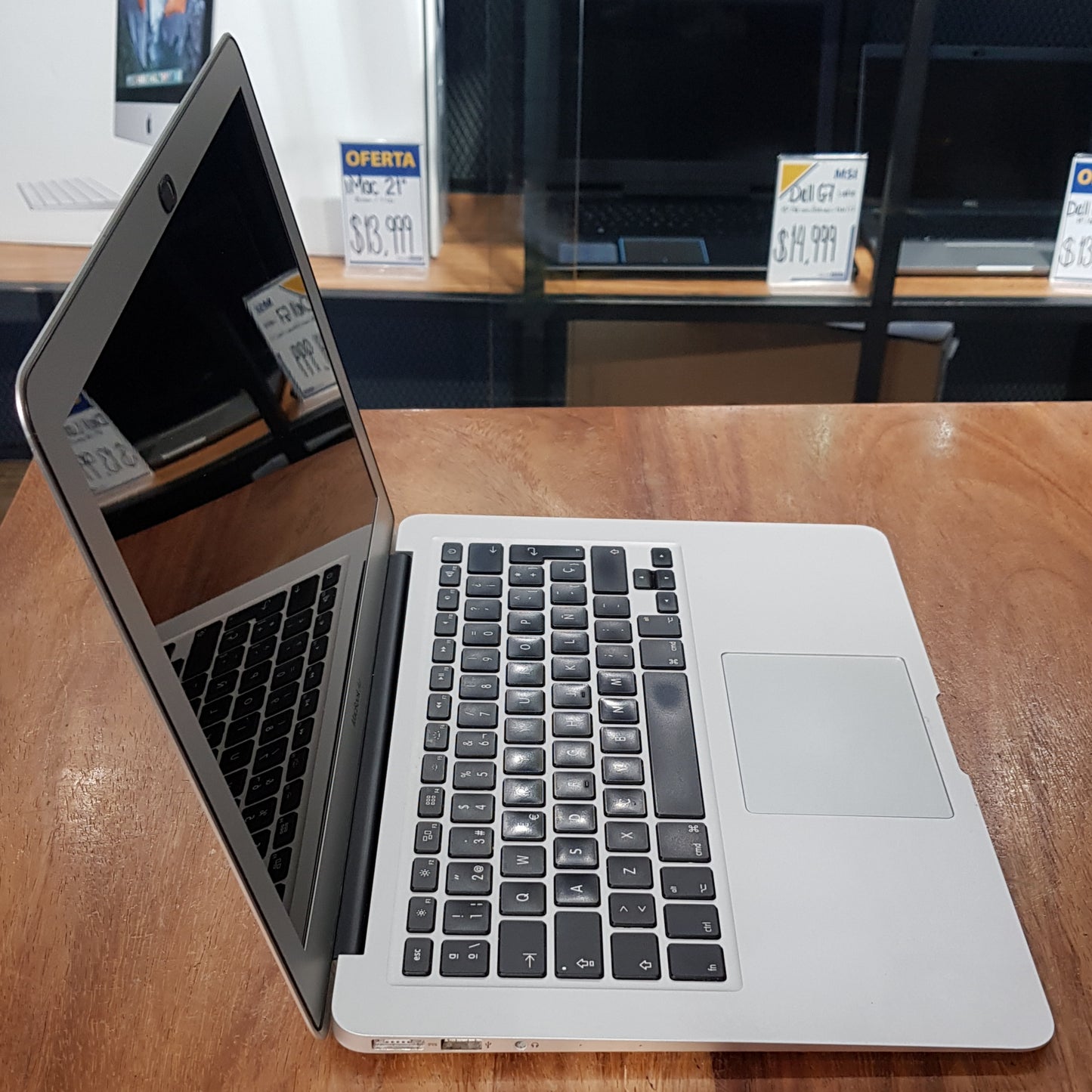 Macbook Air 13" 2015 (Producto Único)