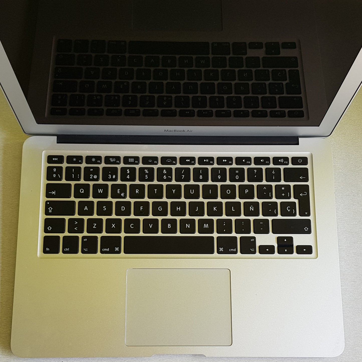 Macbook Air 13"2017  8ram/128ssd