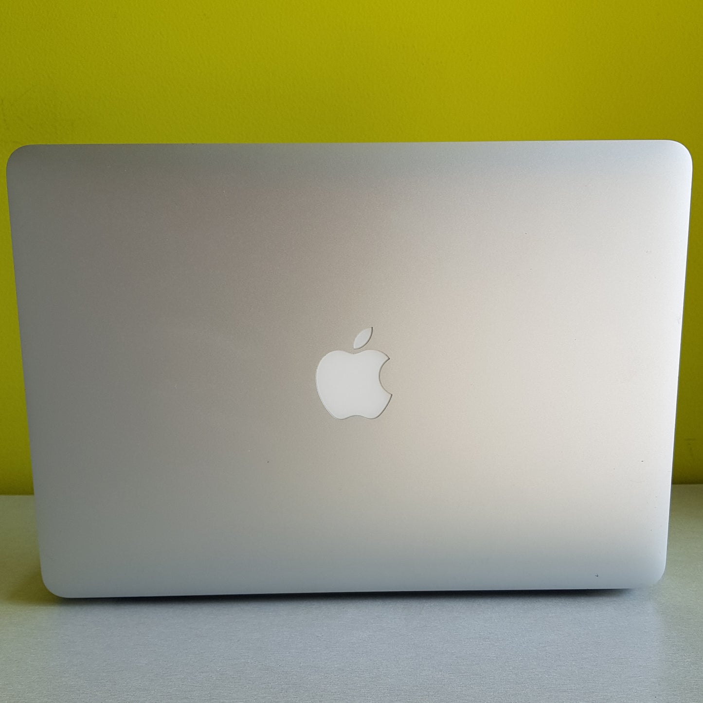 Macbook Air 13"2017  8ram/128ssd