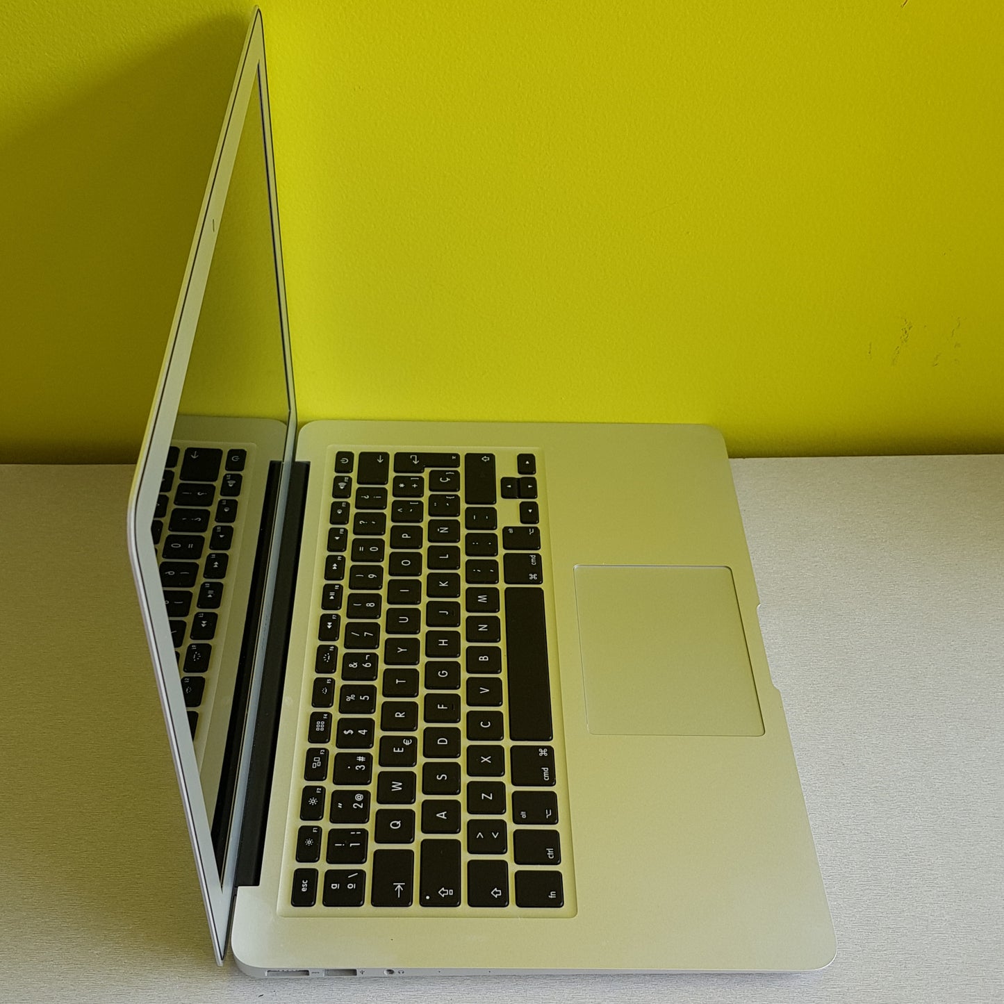 Macbook Air 13"2017  8ram/128ssd