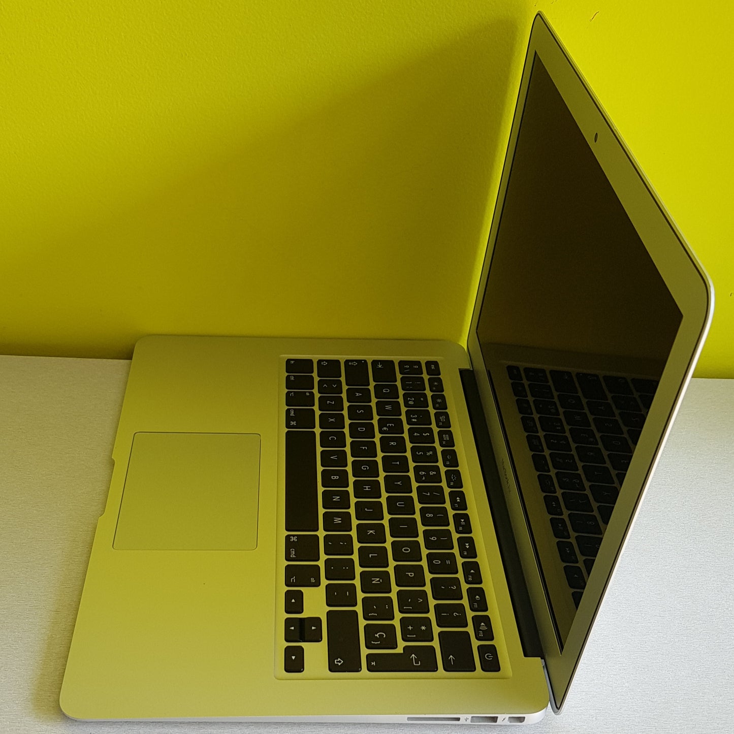 Macbook Air 13"2017  8ram/128ssd