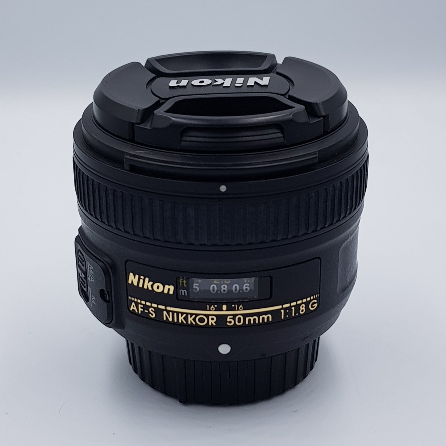 Lente Nikon 50mm f/1.8G (Producto Único)
