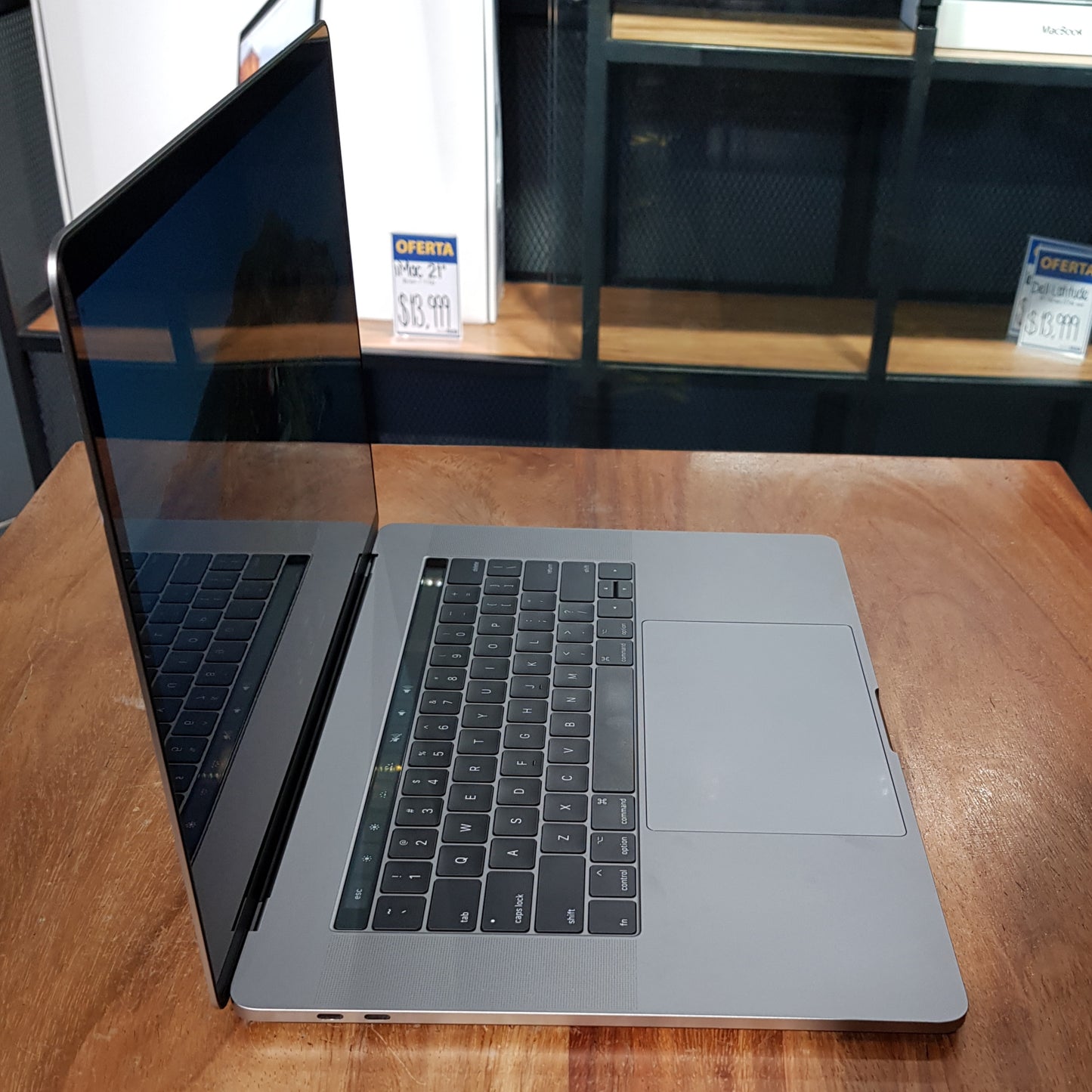 Macbook Pro Touchbar "15" (Producto Único)