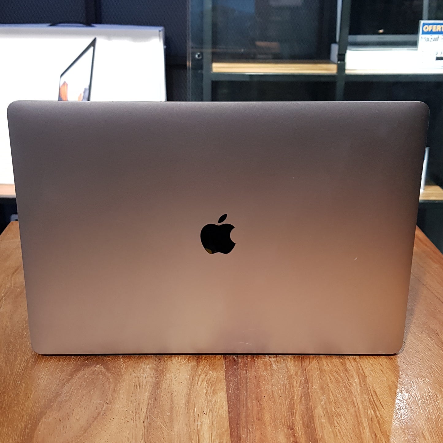 Macbook Pro Touchbar "15" (Producto Único)