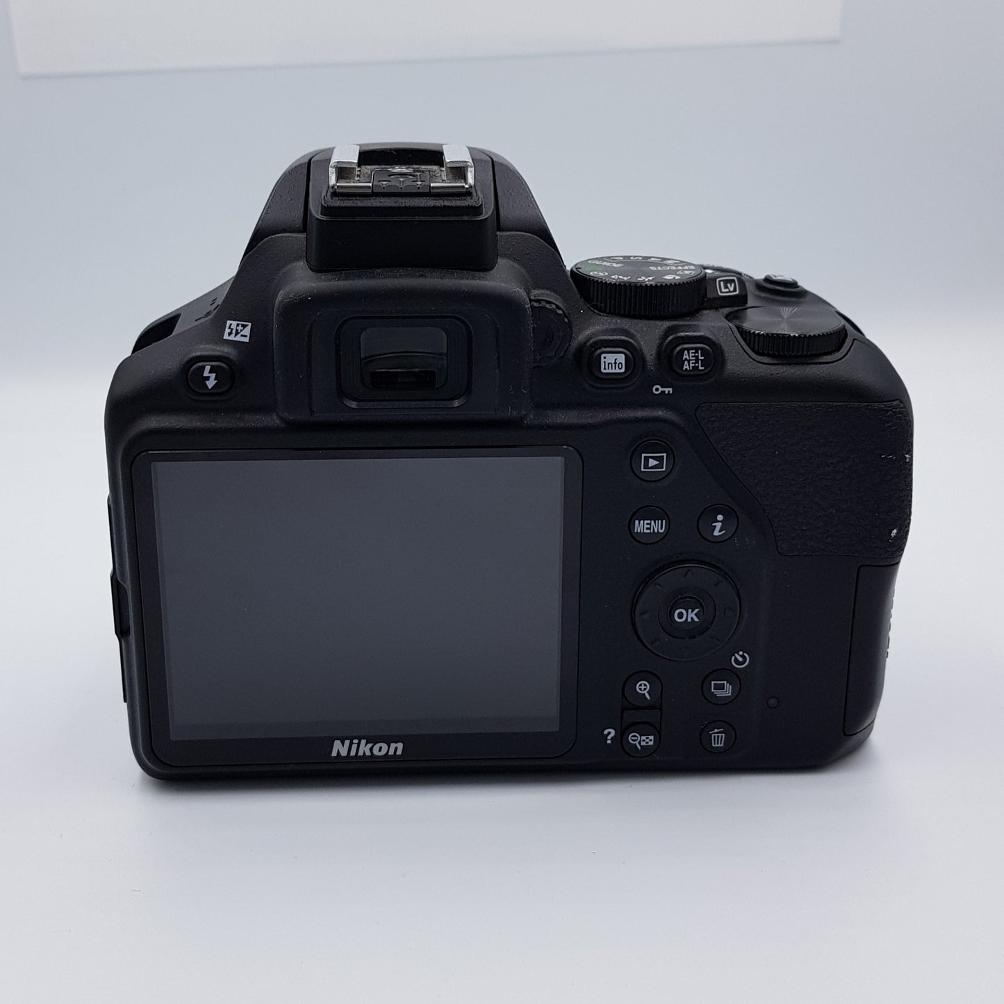 Nikon D3500+18-55mm (Producto ùnico)