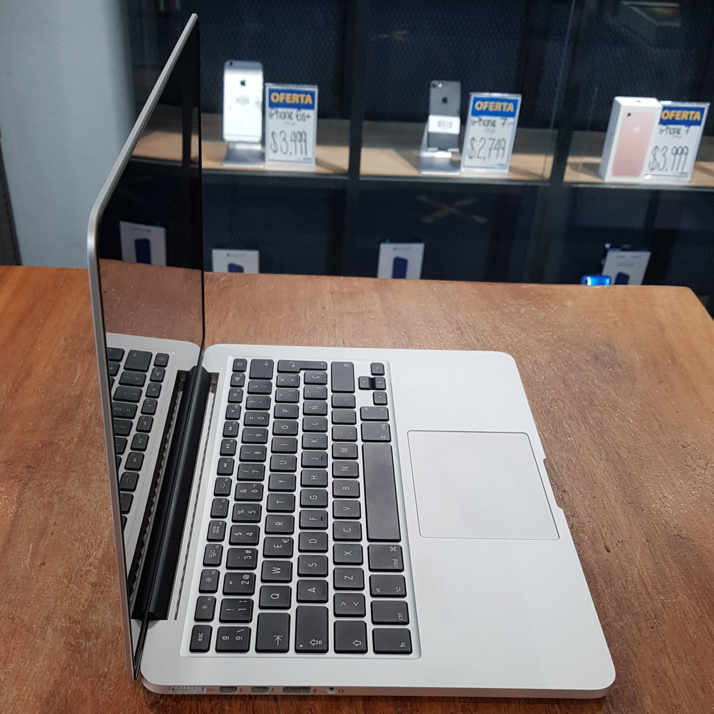 Macbook Pro Retina 13" 2015 8ram /256ssd (producto unico)