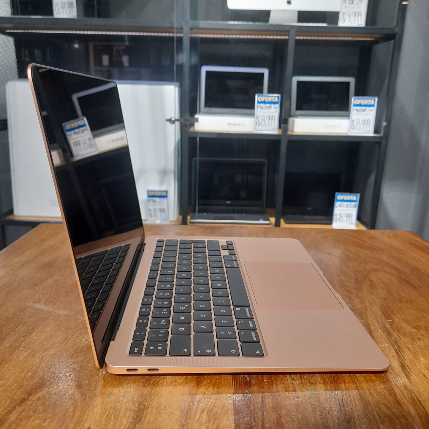Macbook Air Retina 13" 2020 8ram/256ssd (Producto Único)