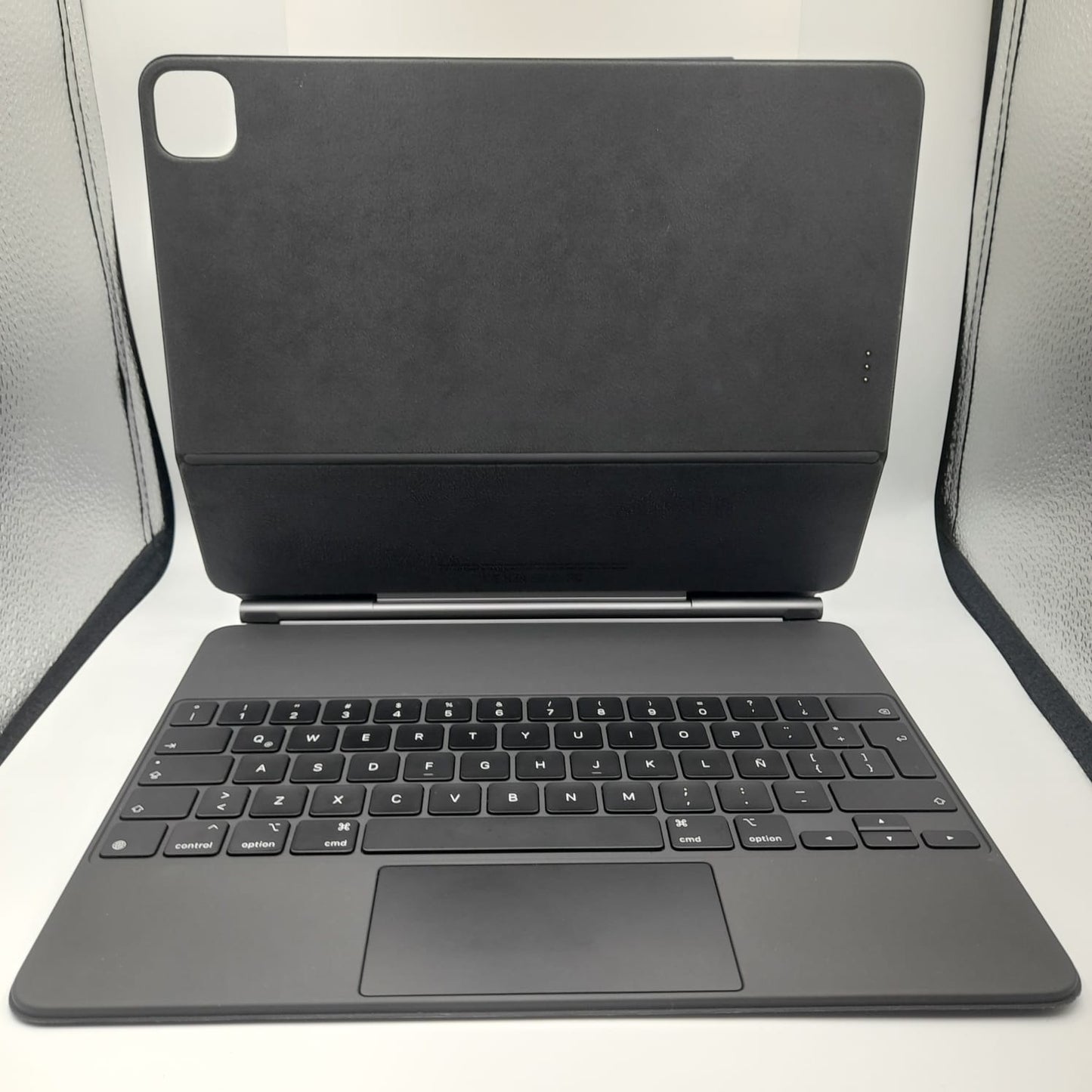 Apple Magic Keyboard  12.9" (Ipad pro 5th gen)(Producto Único)