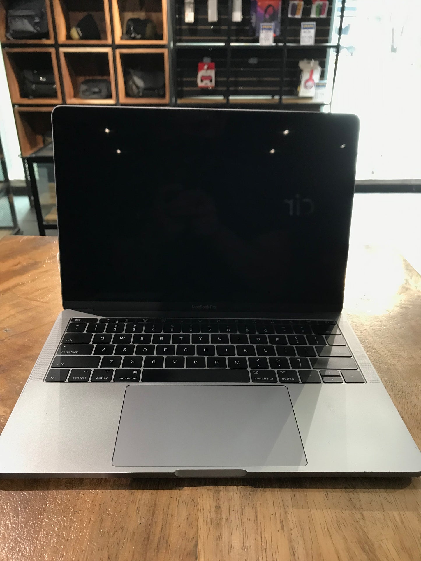 MacBook Pro 13" 128gb 2017 A1708 (Producto Único)